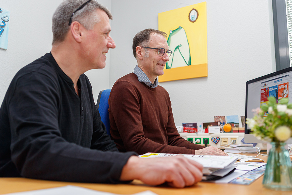 Geschäftsführer Axel Penning und Thomas Pauli im Büro