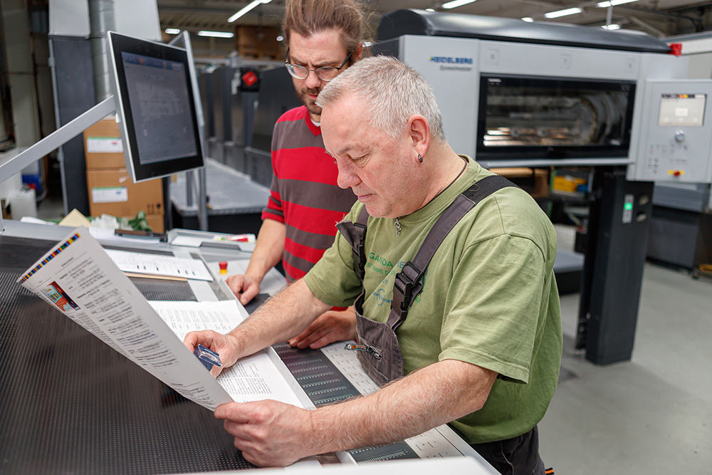 Großes fachliches Knowhow, jahrelange Erfahrung und eine umfangreiche sowie moderne technische Ausstattung versetzen unsere Drucker in die Lage, aus allen Druckvorlagen das Optimum herauszuholen